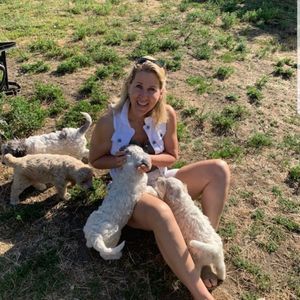 Meet your Posher, Leslie